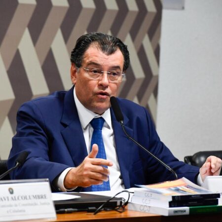 Senador Eduardo Braga apresenta relatório do PLP 108/2024 sobre regulamentação da Reforma Tributária